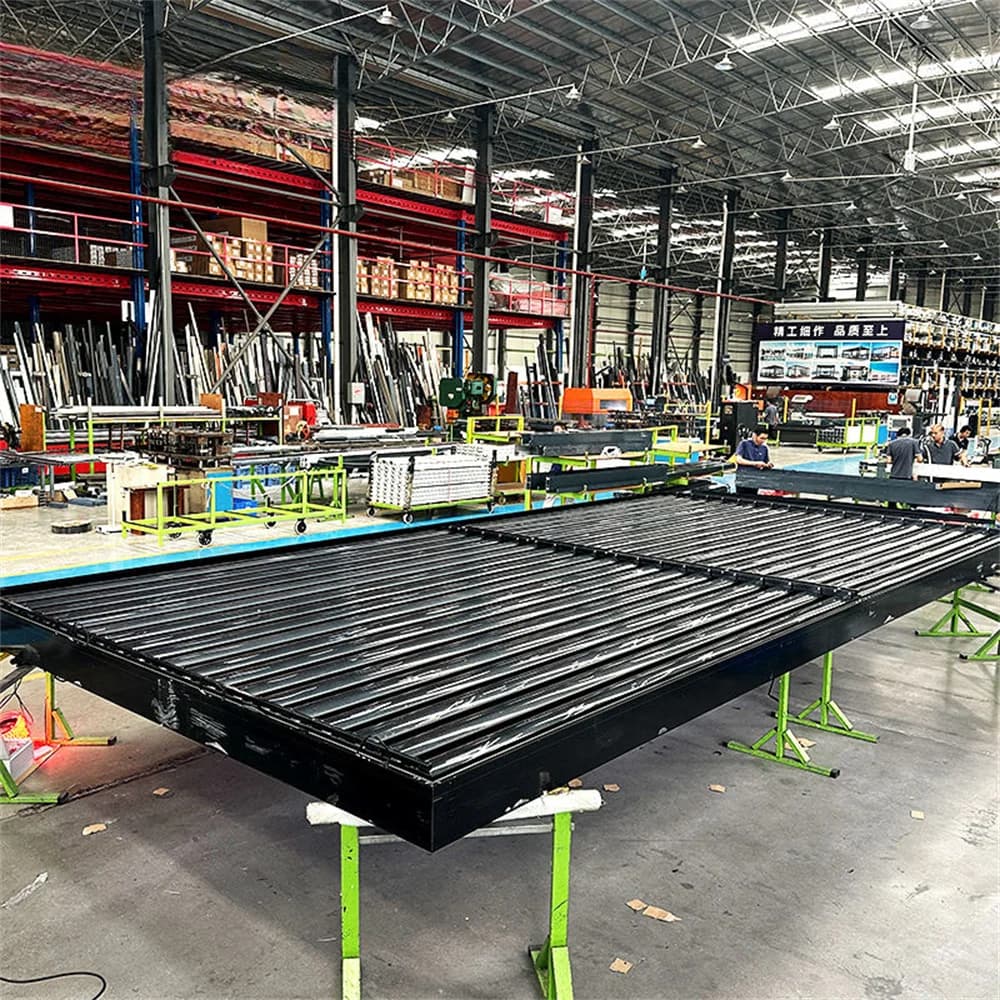 Pergola bioclimatique en aluminium
