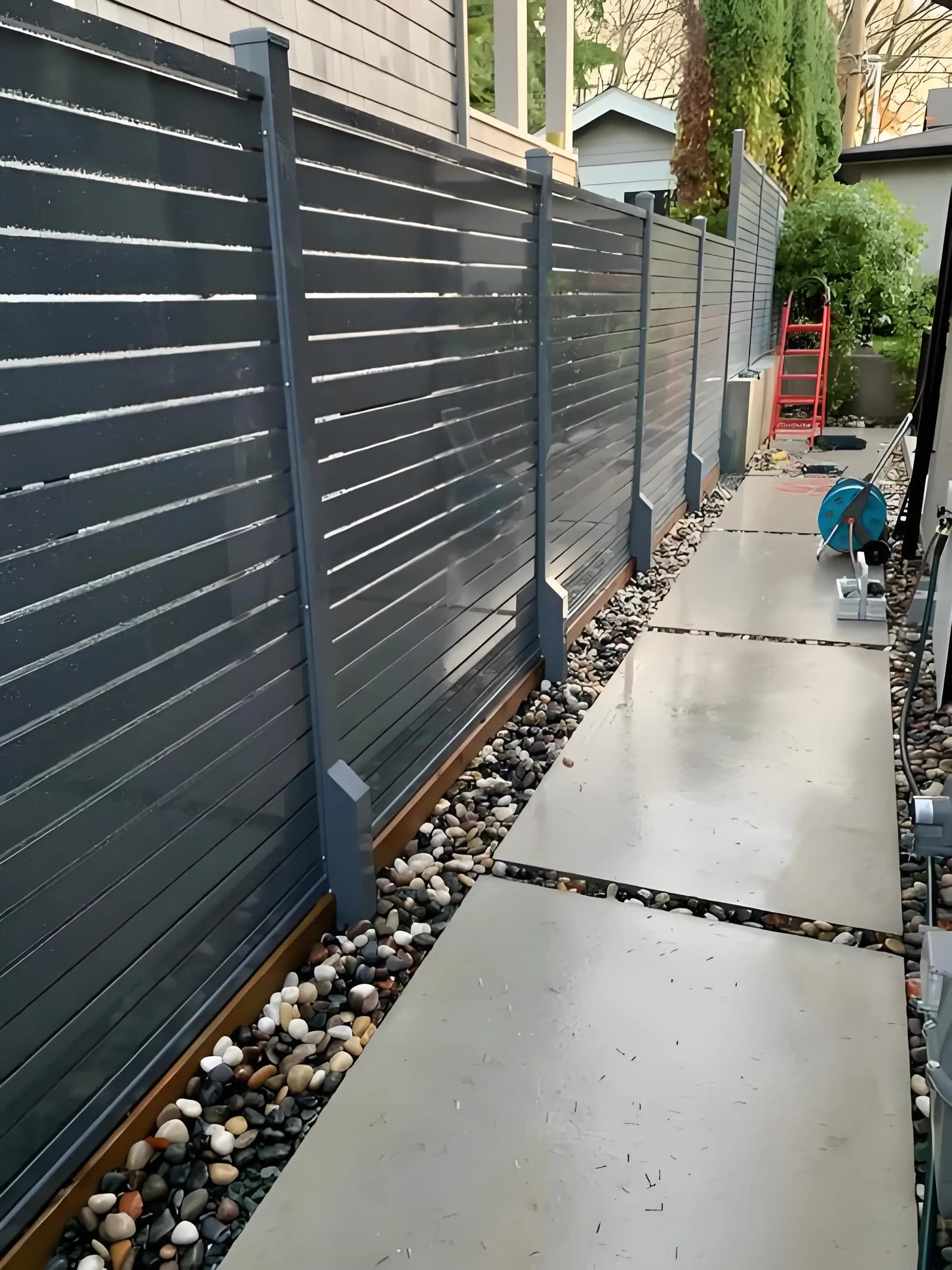 Clôture de jardin verticale en aluminium sur mesure, toutes tailles, facile à installer, résistante à la rouille, durable, kit d'abri pour jardin résidentiel