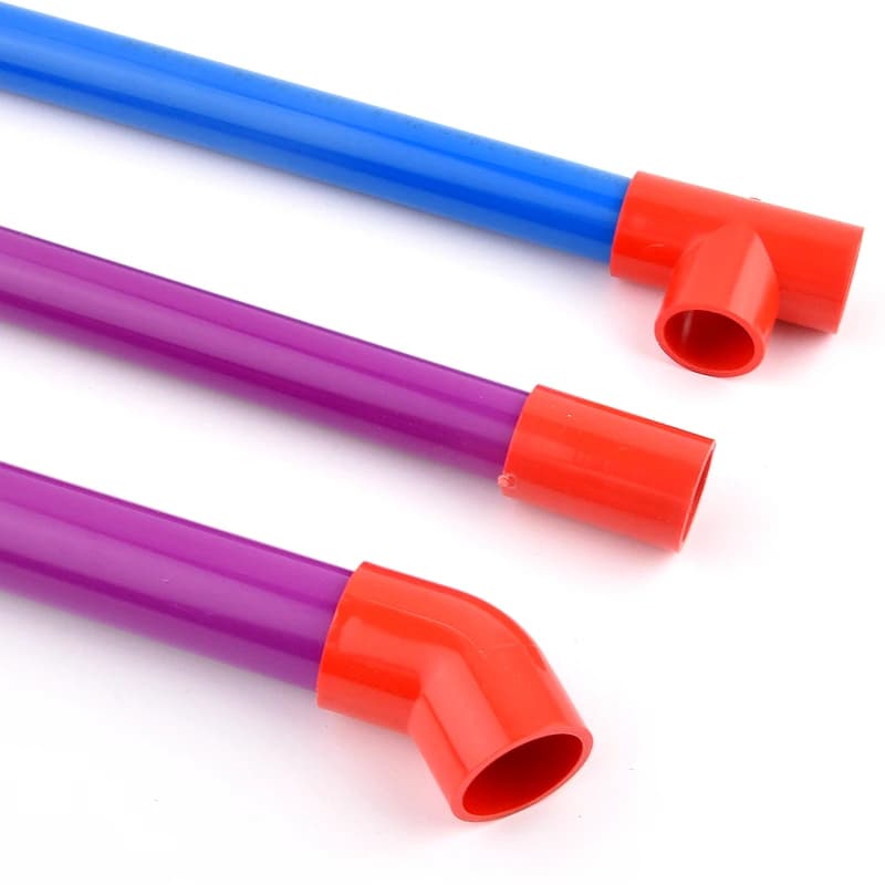 Raccord de tuyau en PVC rouge