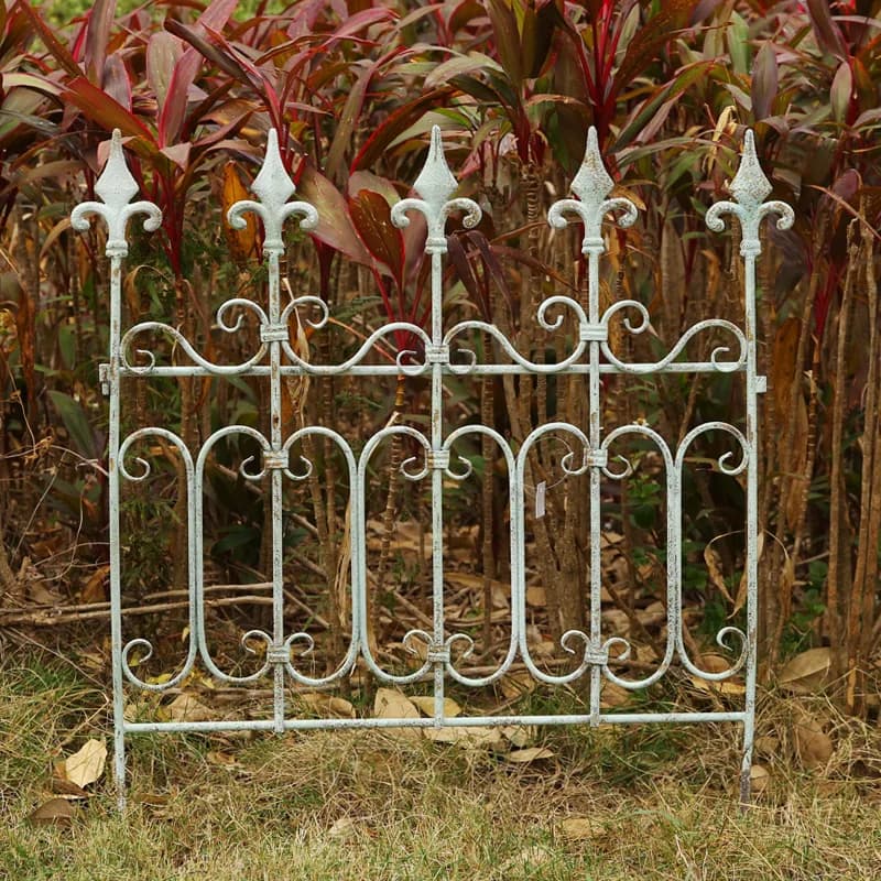 Panneau de séparation en fer pour clôture de jardin ancien