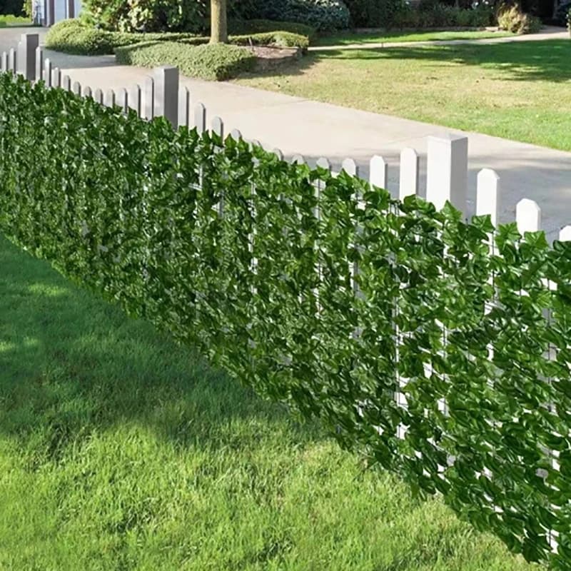 Panneaux de clôture à feuilles vertes