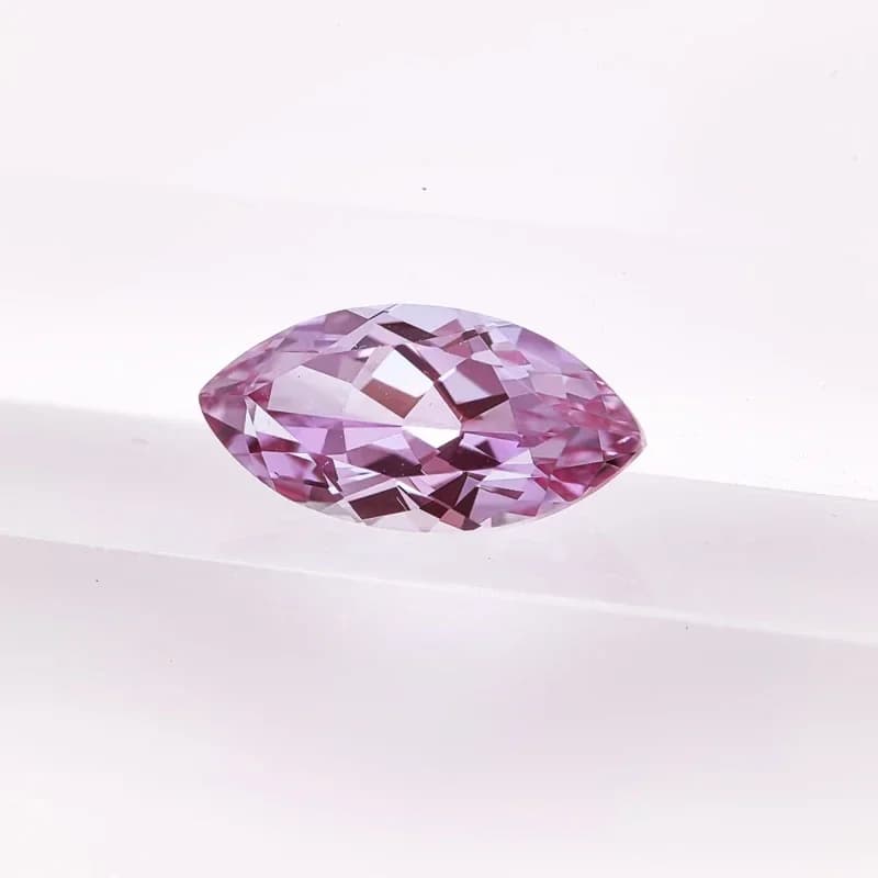 Pierre d'alexandrite de laboratoire de forme marquise à changement de couleur pour la fabrication de bijoux de haute qualité (bagues, boucles d'oreilles), vente en gros avec certificat