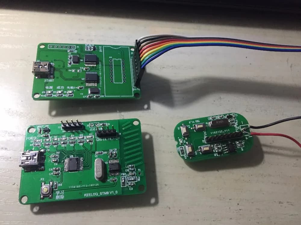 Nouvelle carte Rolling code, décodeur STM8S103, télécommande HCS300