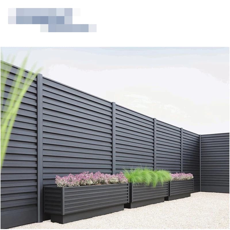 Clôture de jardin en métal noir, vente en gros personnalisée, panneau en PVC blanc, colonne en alumi