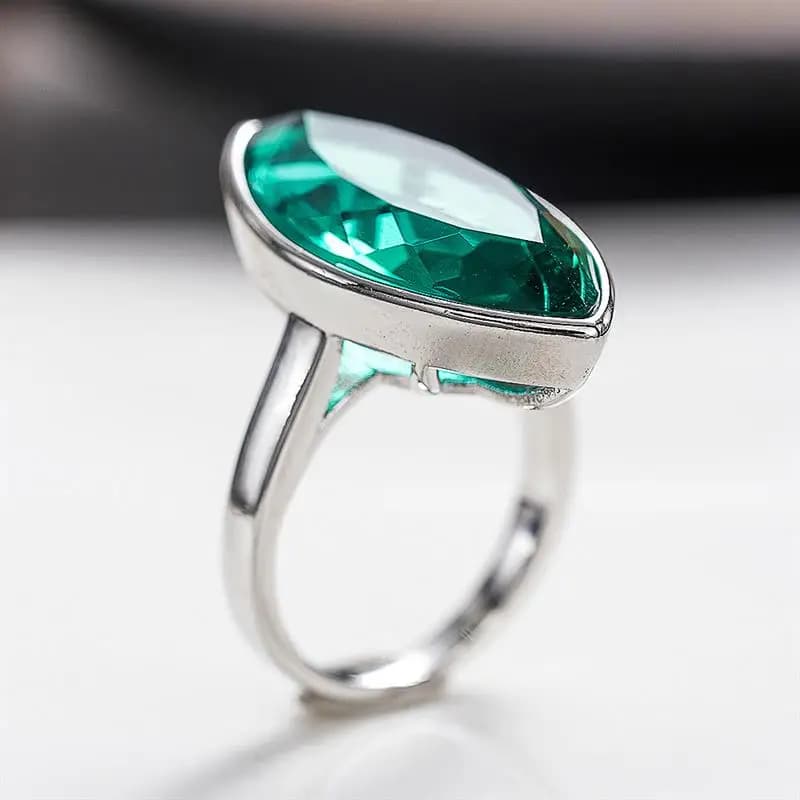 Huitan – bague Marquise pour femmes, style simple avec CZ vert brillant, accessoires de fête de mariage tendance, bijoux polyvalents pour dames