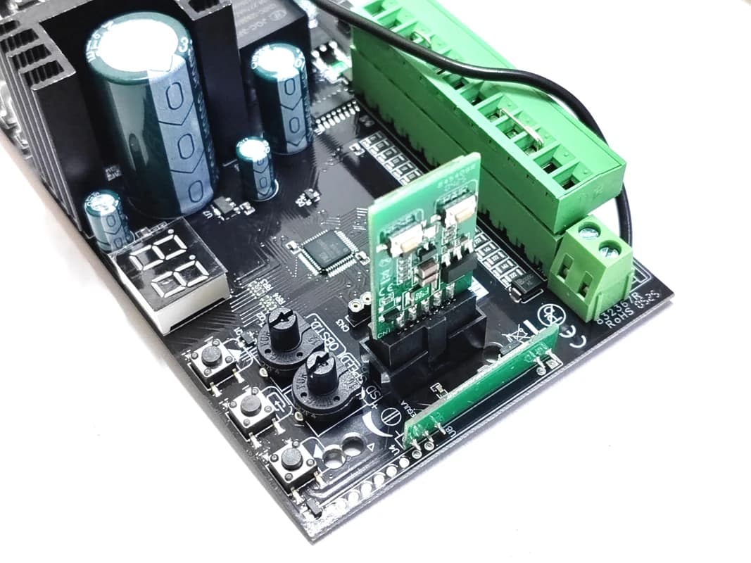 Contrôleur de moteur d'ouverture de portail battant 12V 24VDC compatible avec l'application Tuya Smart Life