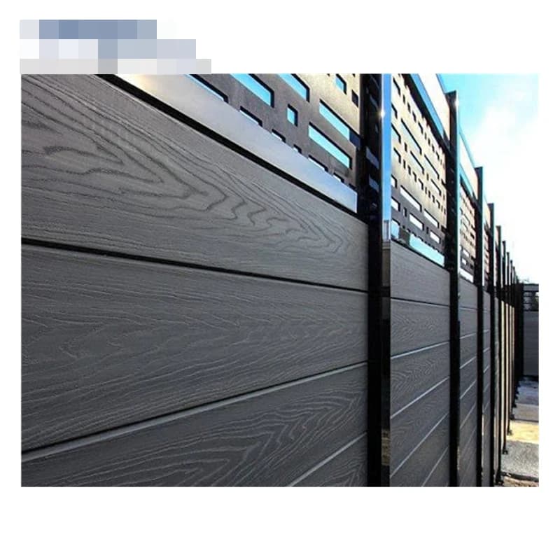 Poteau de clôture composite bois-plastique
