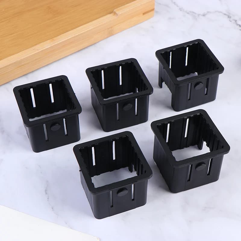 Manchons coulissants noirs pour tubes carrés