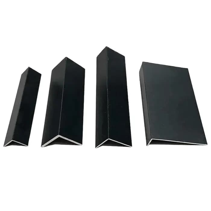 Canal en aluminium d'angle peint noir