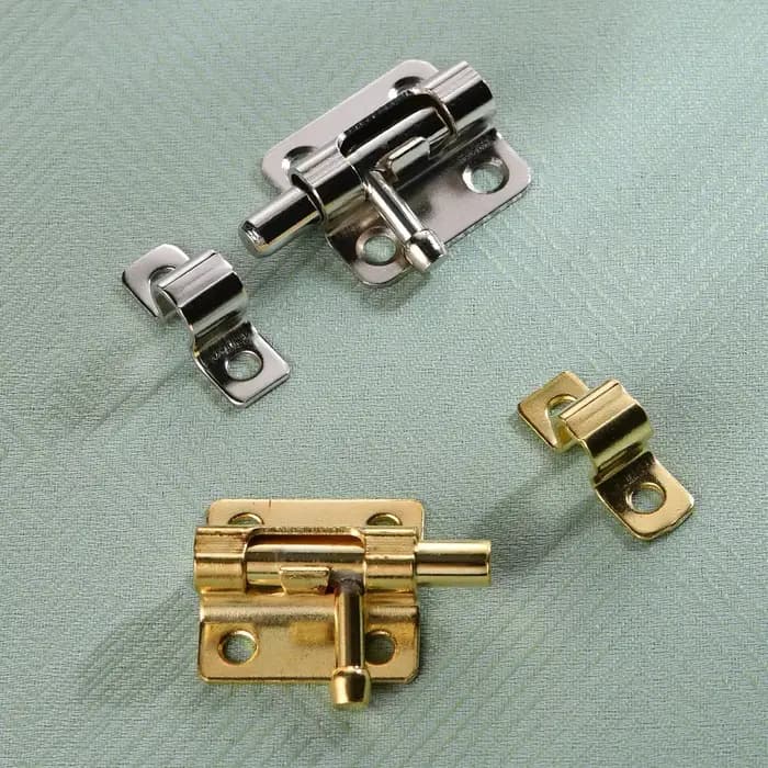 Verrou coulissant de sécurité pour porte avec 6 vis