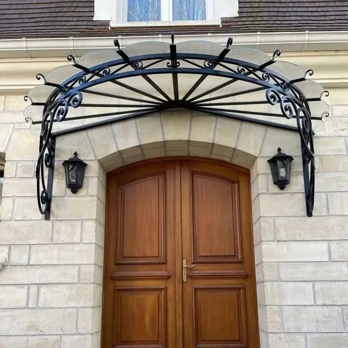 Auvent en fer forgé personnalisé avec fonctionnement fixe Anti-UV coupe-vent caractéristiques