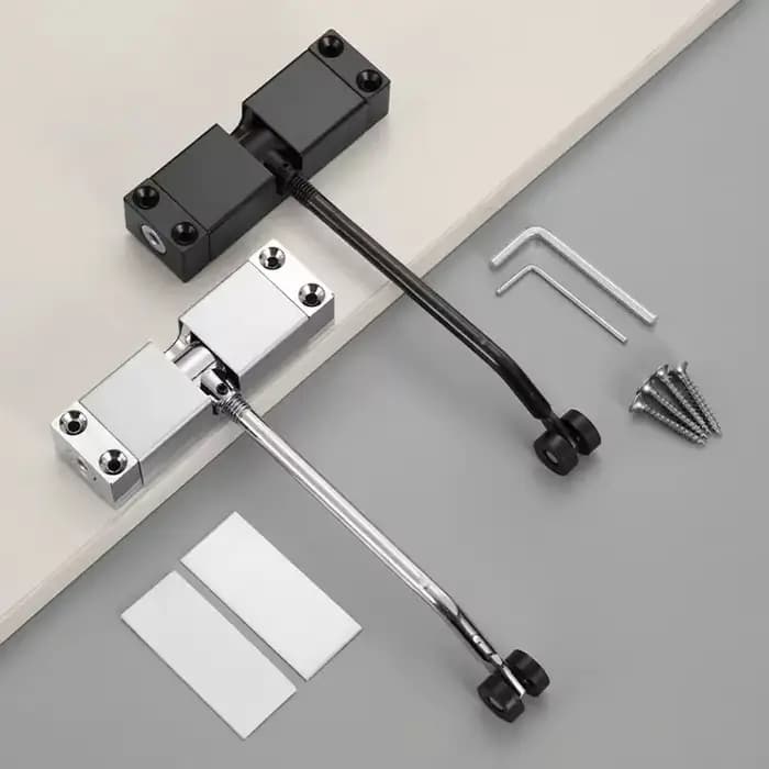 Ferme-porte automatique carré tout noir/argent