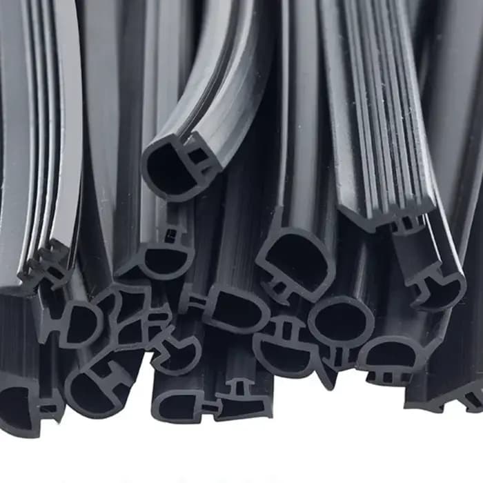 Bande insonorisée pour porte fenêtre en alliage d'aluminium