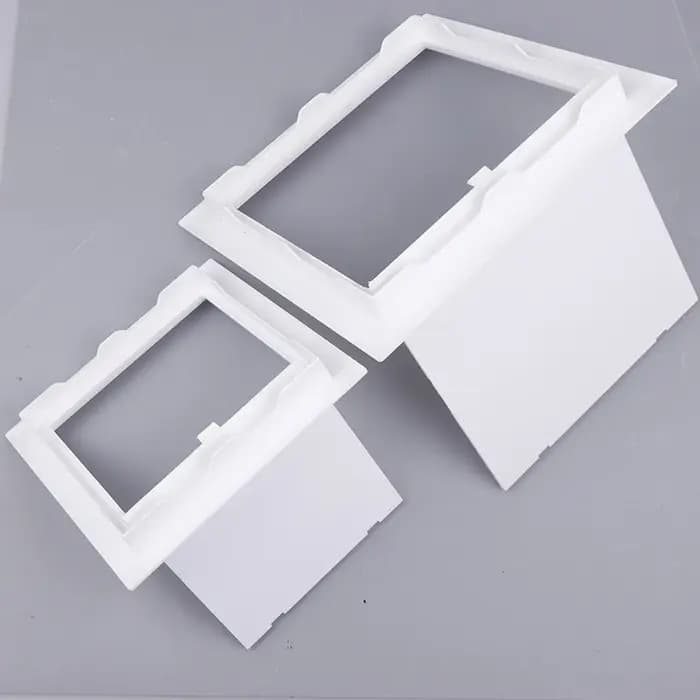 Porte d'accès en PVC blanc universelle